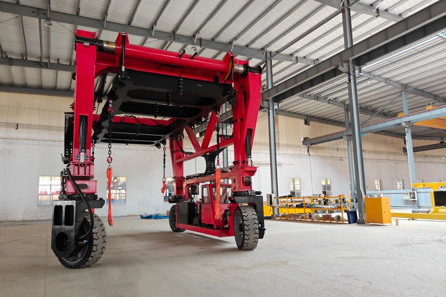 Fabrika holünde spreader ve zincirli kaldırma